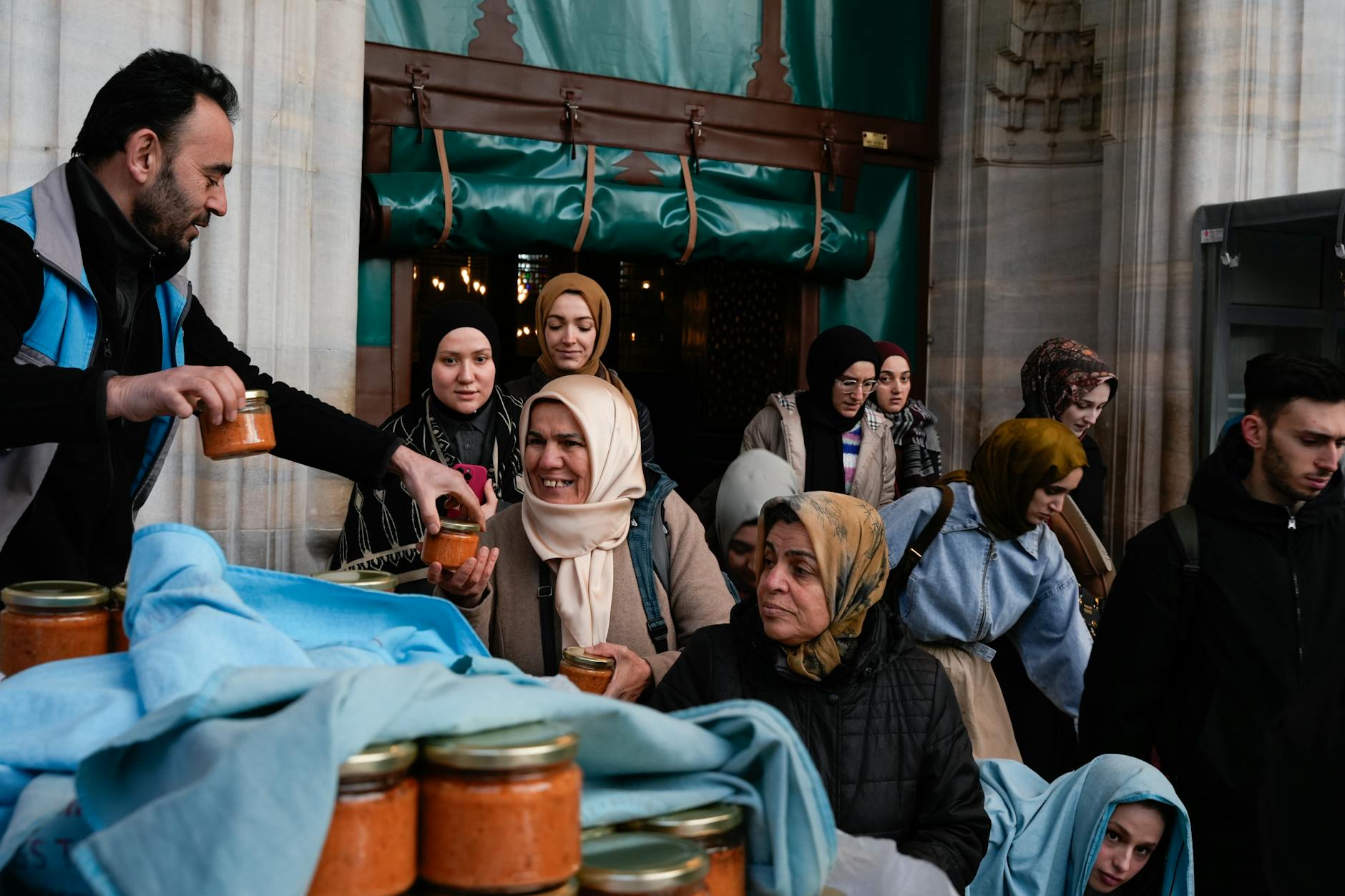 Ibrahim Tatlises government donation