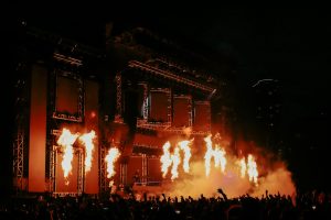 Tan Taşçı Konserinde Yürekler Ağza Gitti