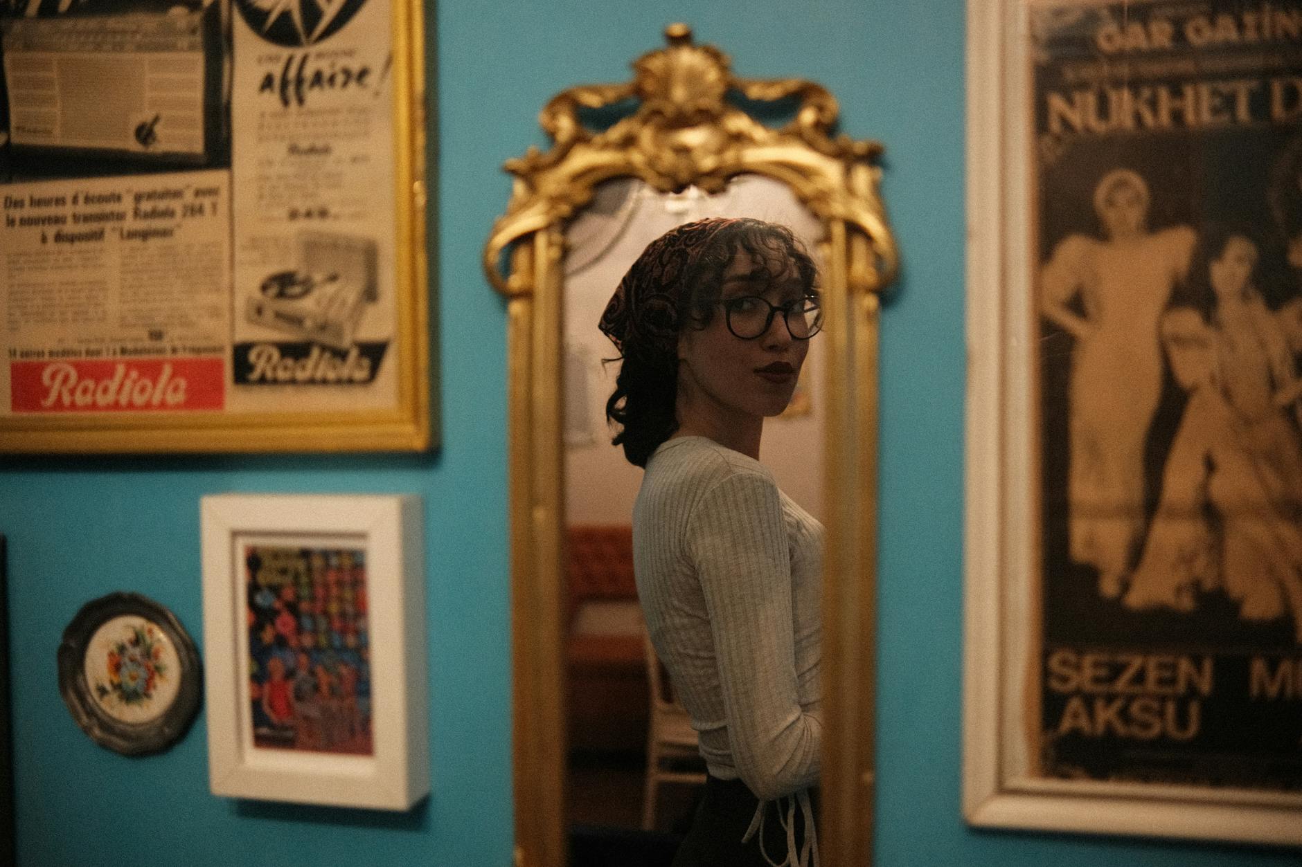 Yildiz Tilbe portrait
