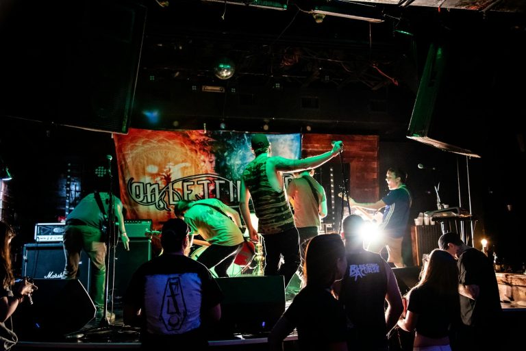 Manifest band concert