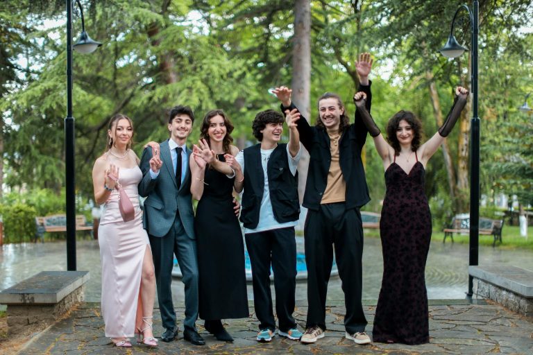 Sevdiğim Sensin cast