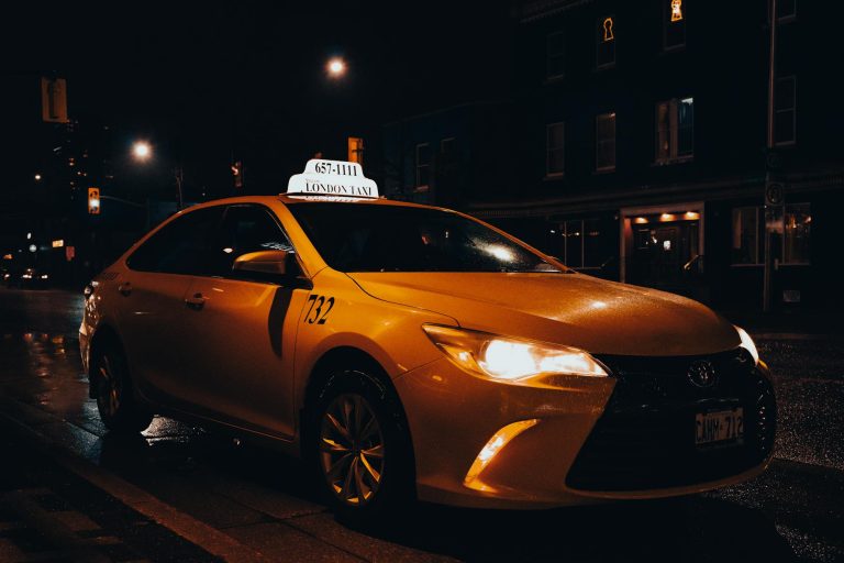 Twitch streamer Auger taxi