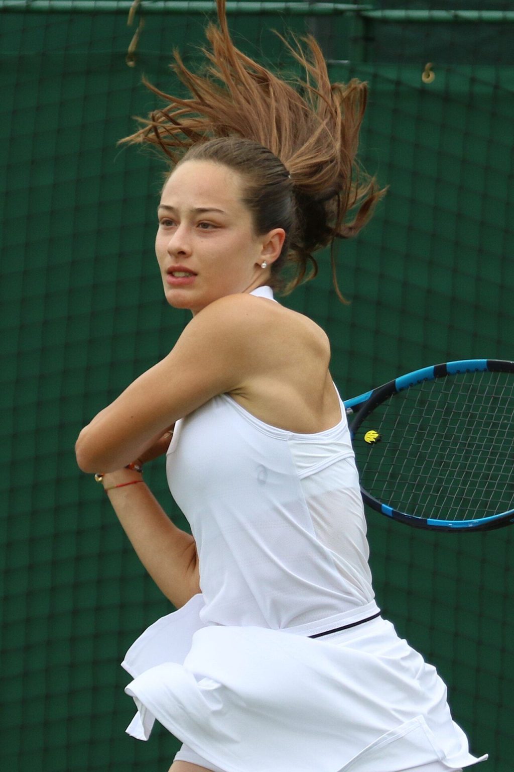 zeynep sönmez kimdir