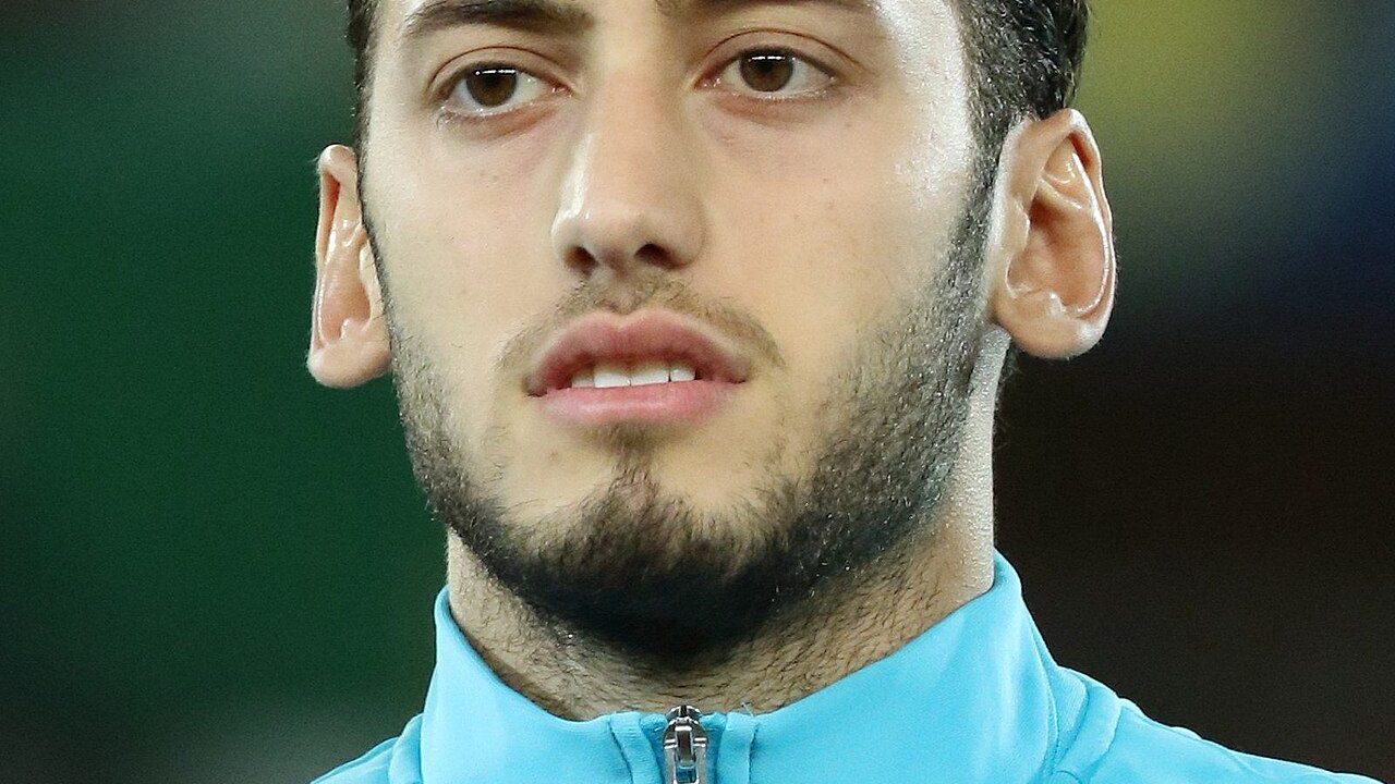 hakan çalhanoğlu kimdir