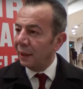 Tanju Özcan kimdir? Kaç yaşında, nereli ve kariyeri