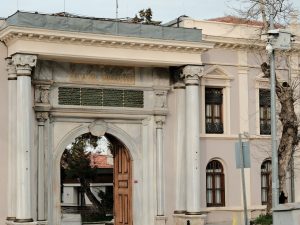 Altı Üstü İstanbul Emir tuzak