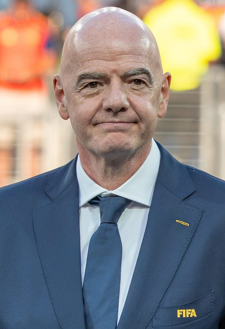 Infantino özür diledi