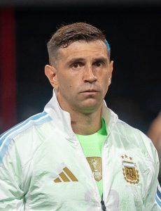 Emiliano Martínez transfer
